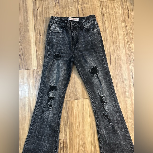 Distressed flare leg jeans - Picture 4 of 5